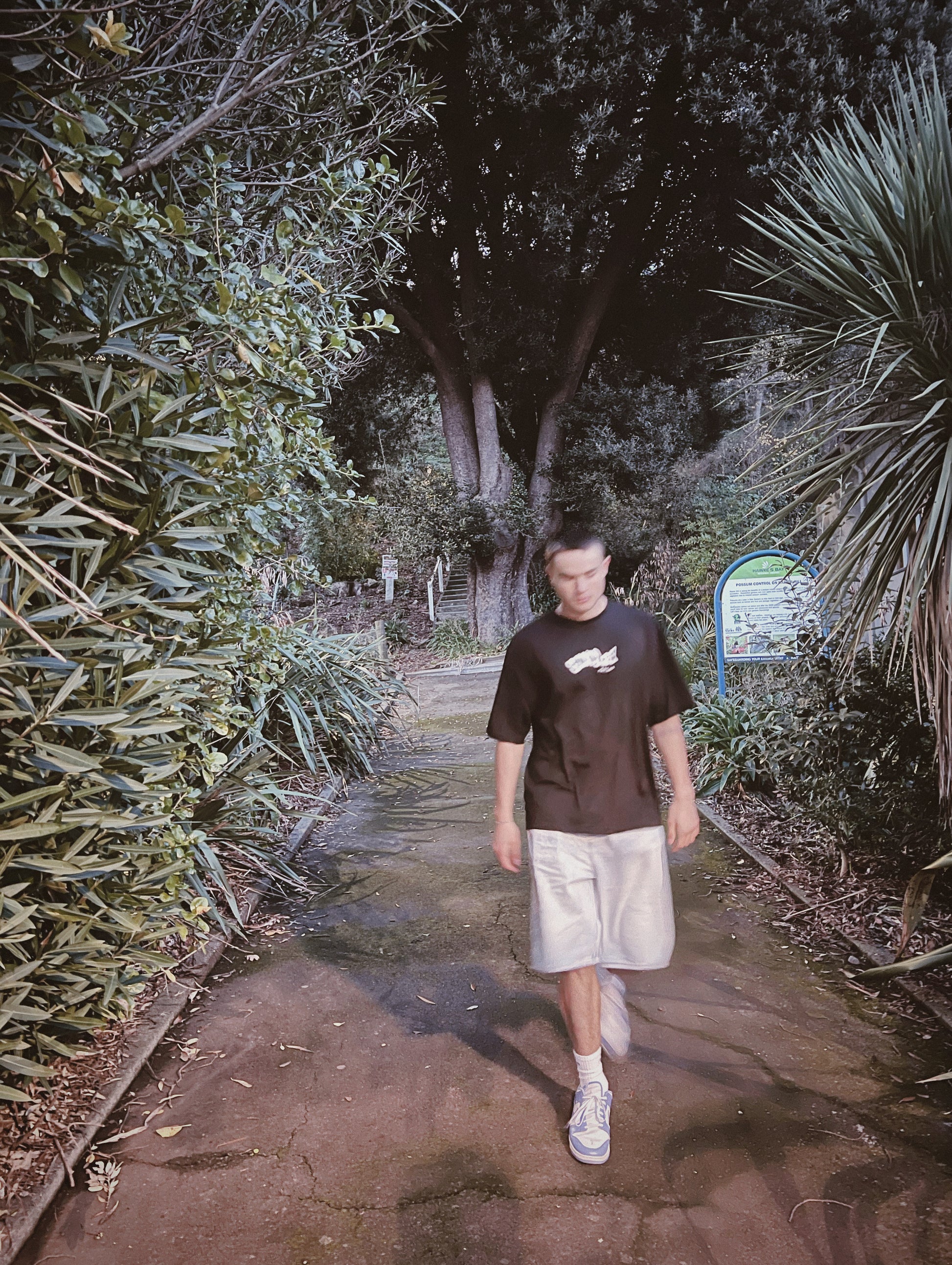 Sunday logo tee